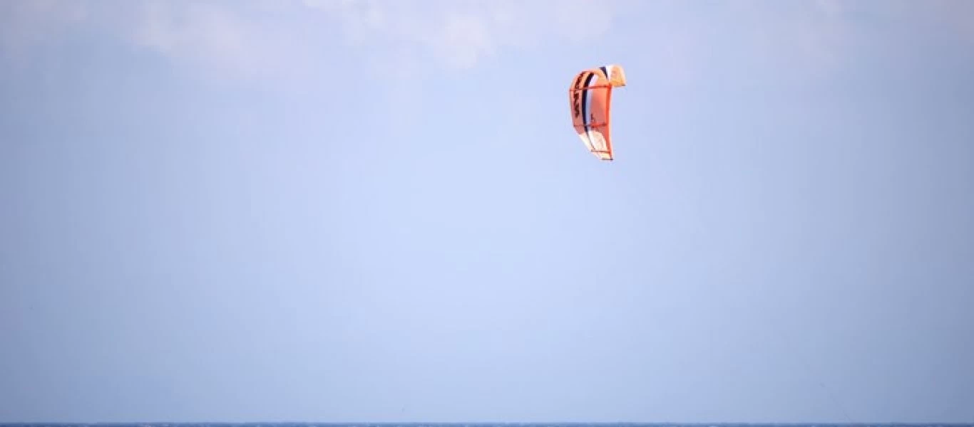 Κουφονήσι: Κite surfer τραυματίστηκε σοβαρά κάνοντας αετοσανίδα